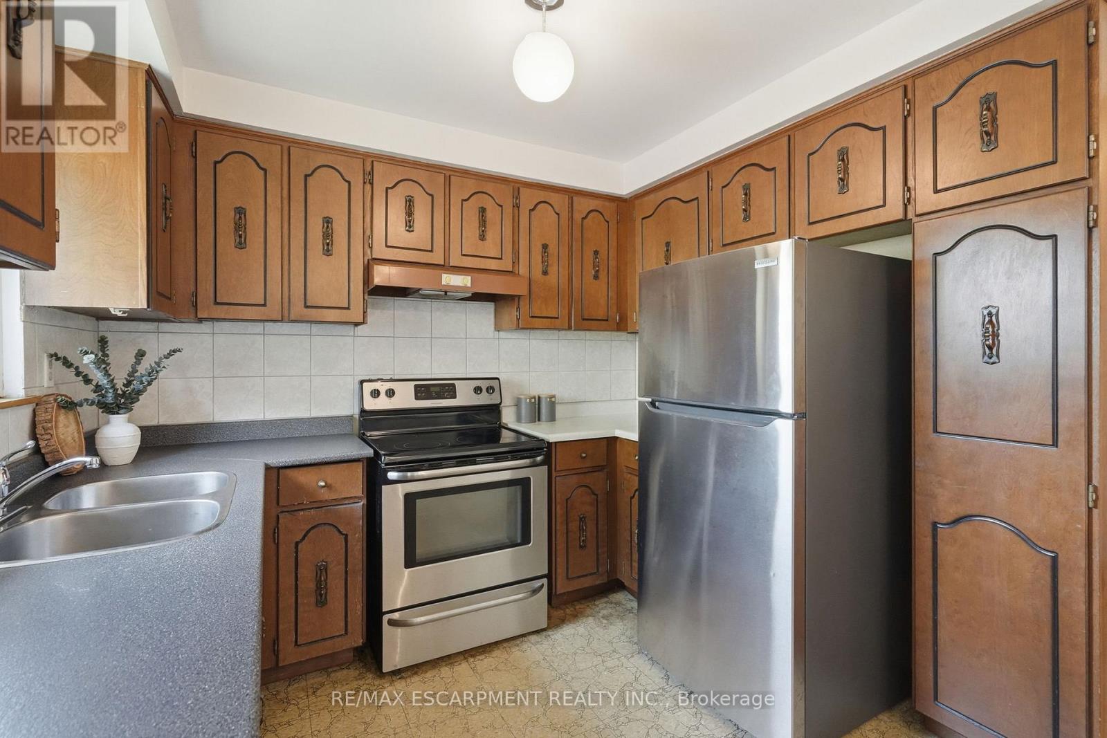 464 Louis Drive, Mississauga, Ontario  L5B 2J6 - Photo 14 - W13503174