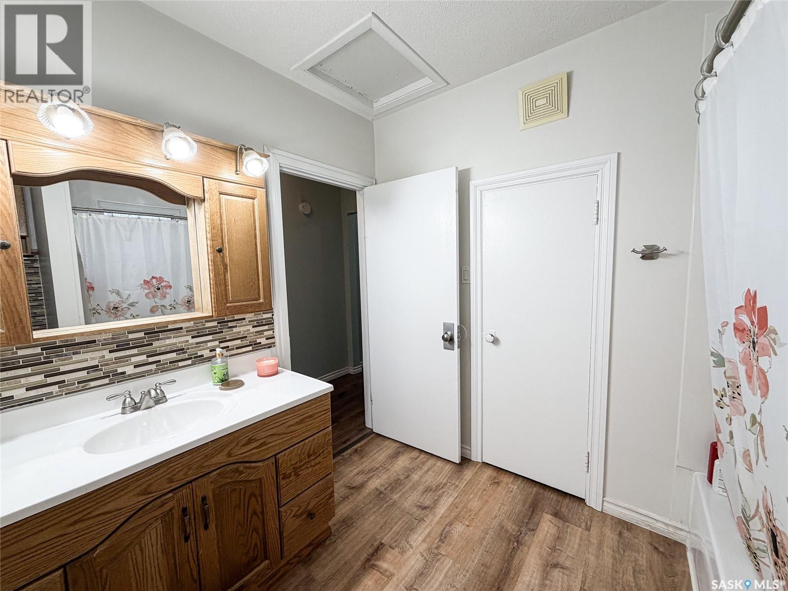 420 1st Street W, Meadow Lake, Saskatchewan  S9X 1E5 - Photo 17 - SK040990