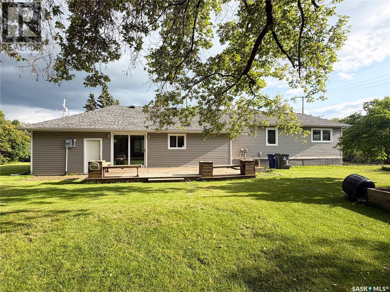 420 1st Street W, Meadow Lake, Saskatchewan  S9X 1E5 - Photo 21 - SK040990