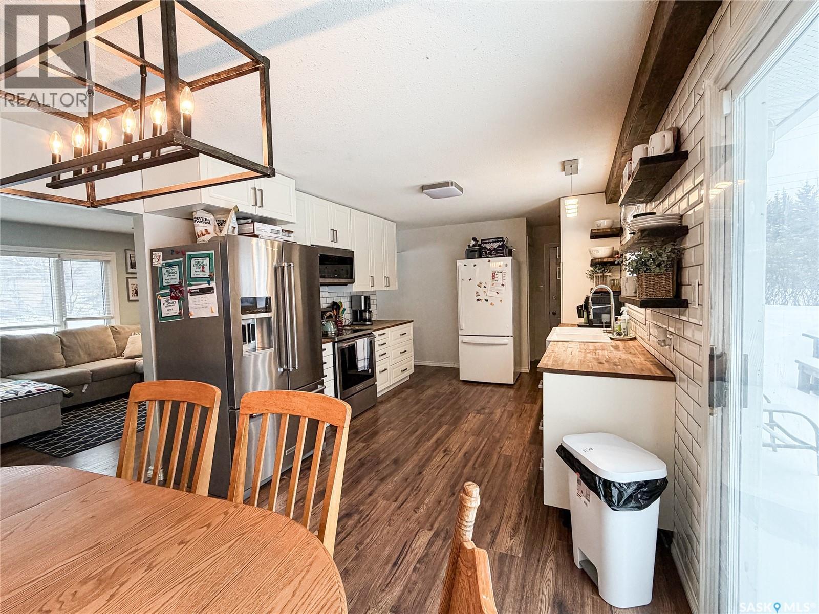 420 1st Street W, Meadow Lake, Saskatchewan  S9X 1E5 - Photo 8 - SK040990