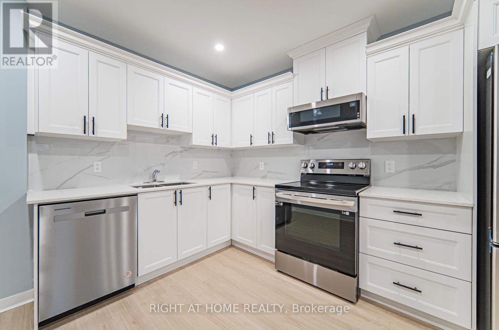 Main - 250 Beechy Drive, Richmond Hill, Ontario  L4C 2X7 - Photo 14 - N13503192
