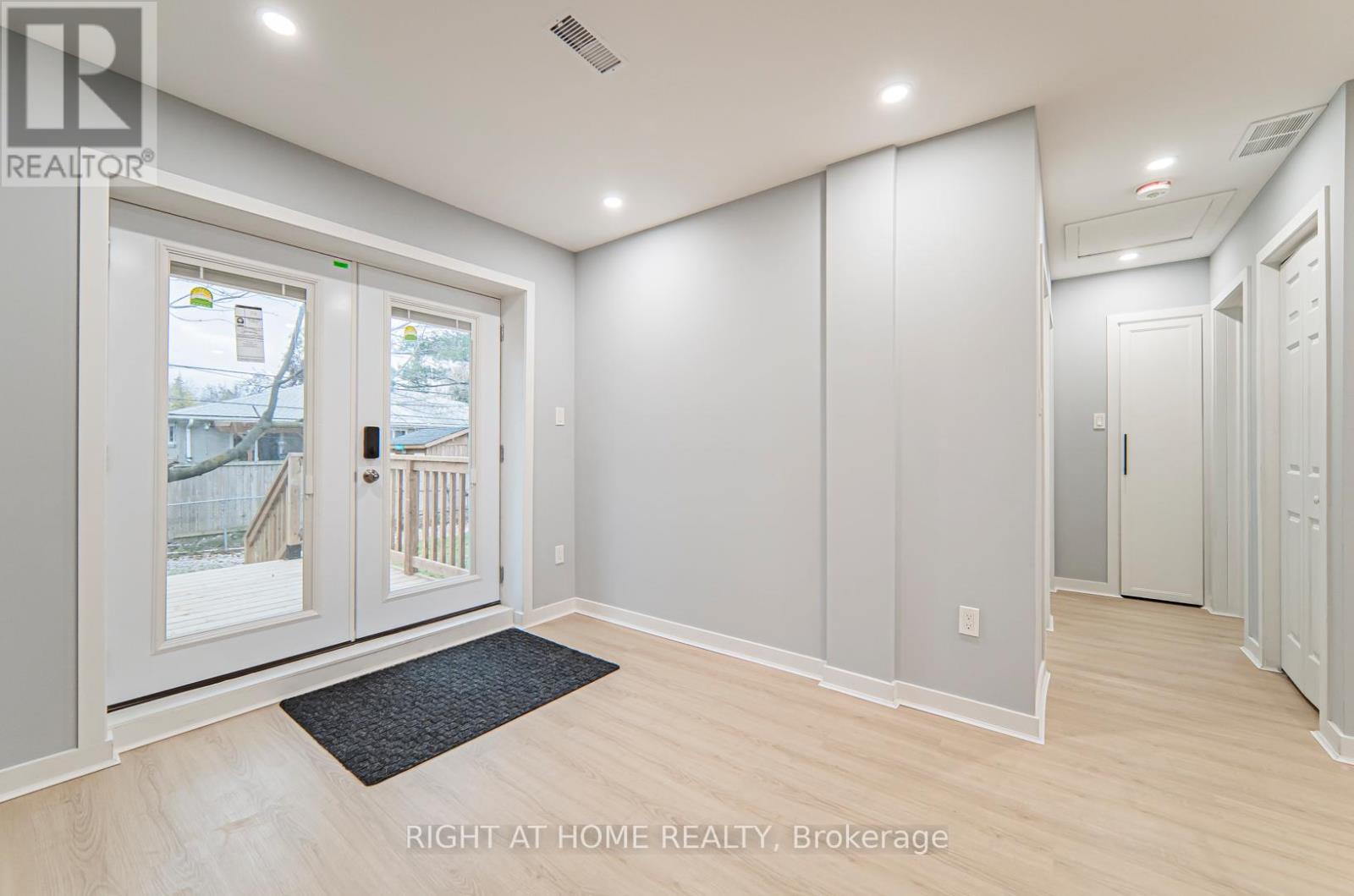 Main - 250 Beechy Drive, Richmond Hill, Ontario  L4C 2X7 - Photo 3 - N13503192