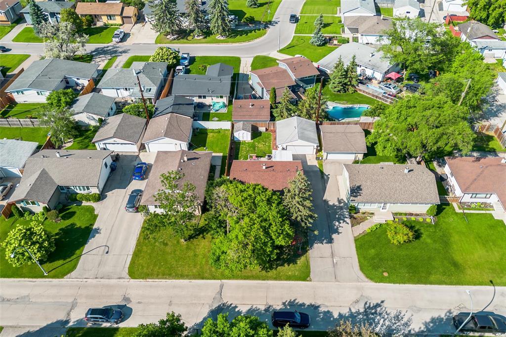 11 Lochmoor Avenue, Winnipeg, Manitoba  R2J 1P7 - Photo 39 - 202615278
