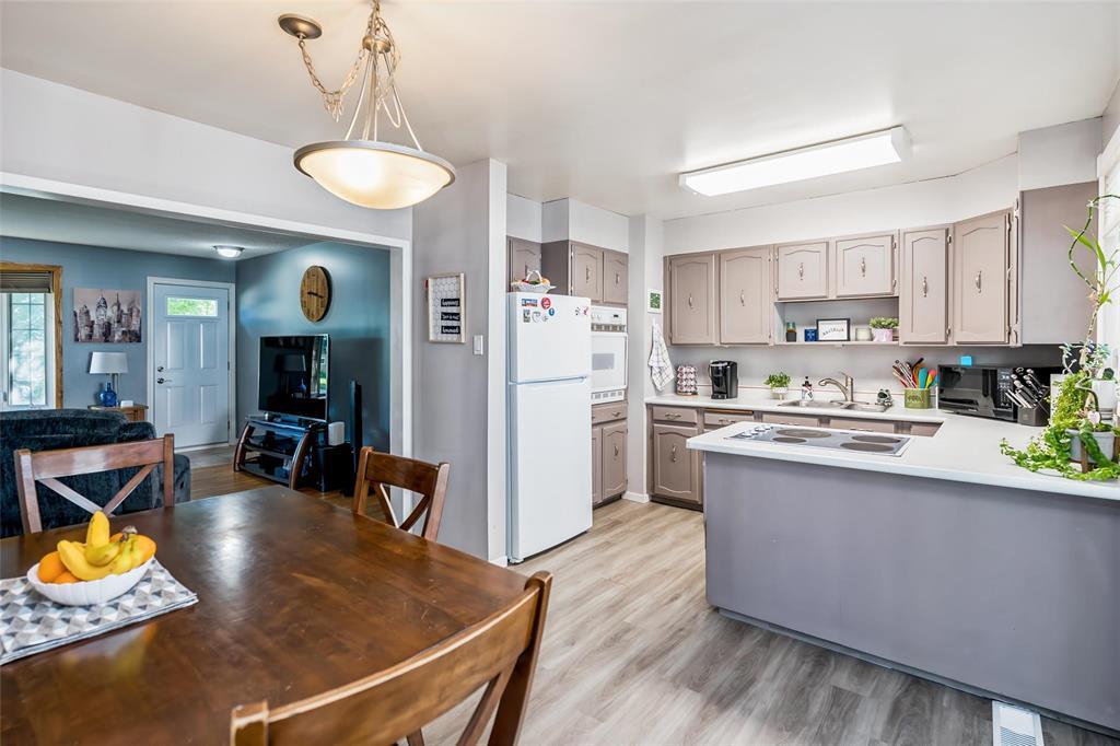 11 Lochmoor Avenue, Winnipeg, Manitoba  R2J 1P7 - Photo 4 - 202615278