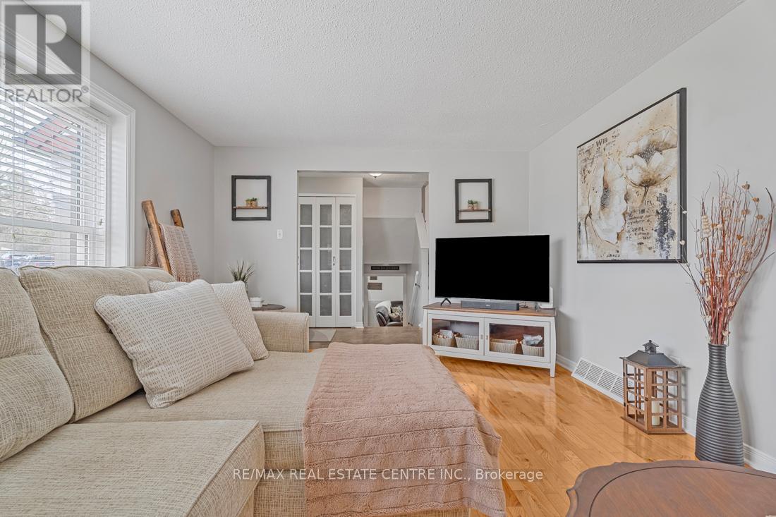 153 The Greenway Way, Cambridge, Ontario  N1R 6L6 - Photo 4 - X13503196