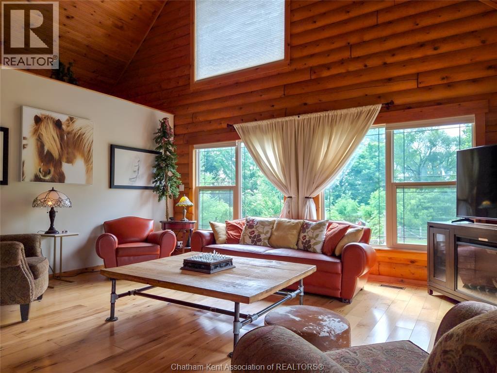 11530 Longwoods Road, Kent Bridge, Ontario  N0P 1M0 - Photo 9 - 26015432