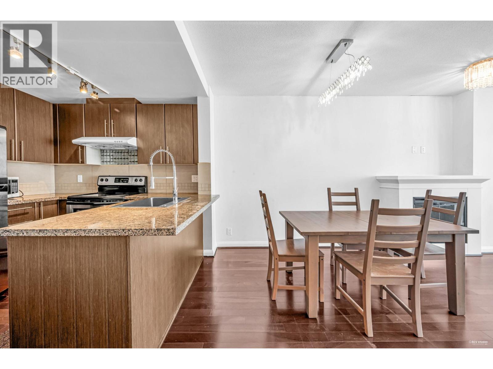 3303 892 Carnarvon Street, New Westminster, British Columbia  V3M 0C5 - Photo 3 - R3141093