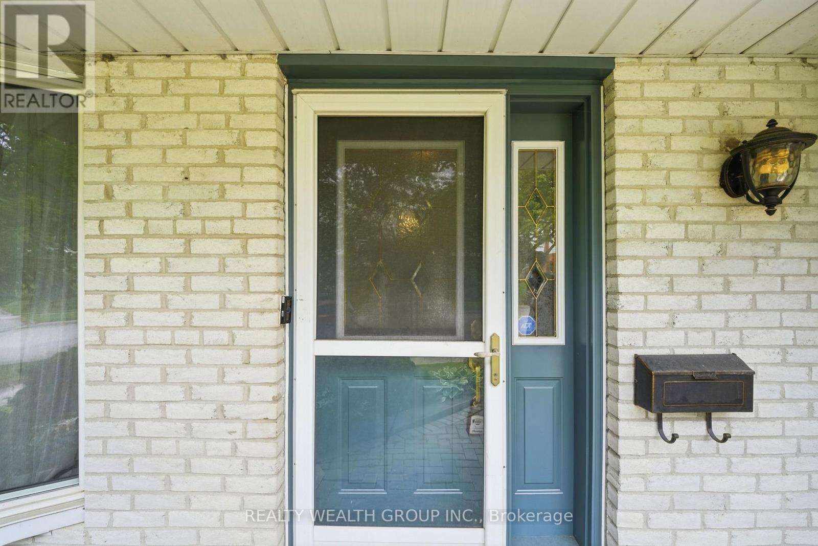 23 Pipers Green Avenue, Toronto, Ontario  M1S 3J9 - Photo 2 - E13503240