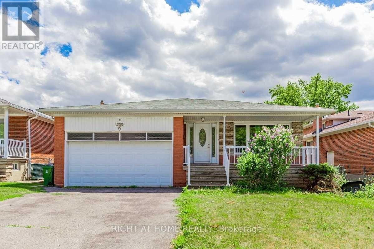 9 CHALET (UPPER) ROAD, Toronto, Ontario
