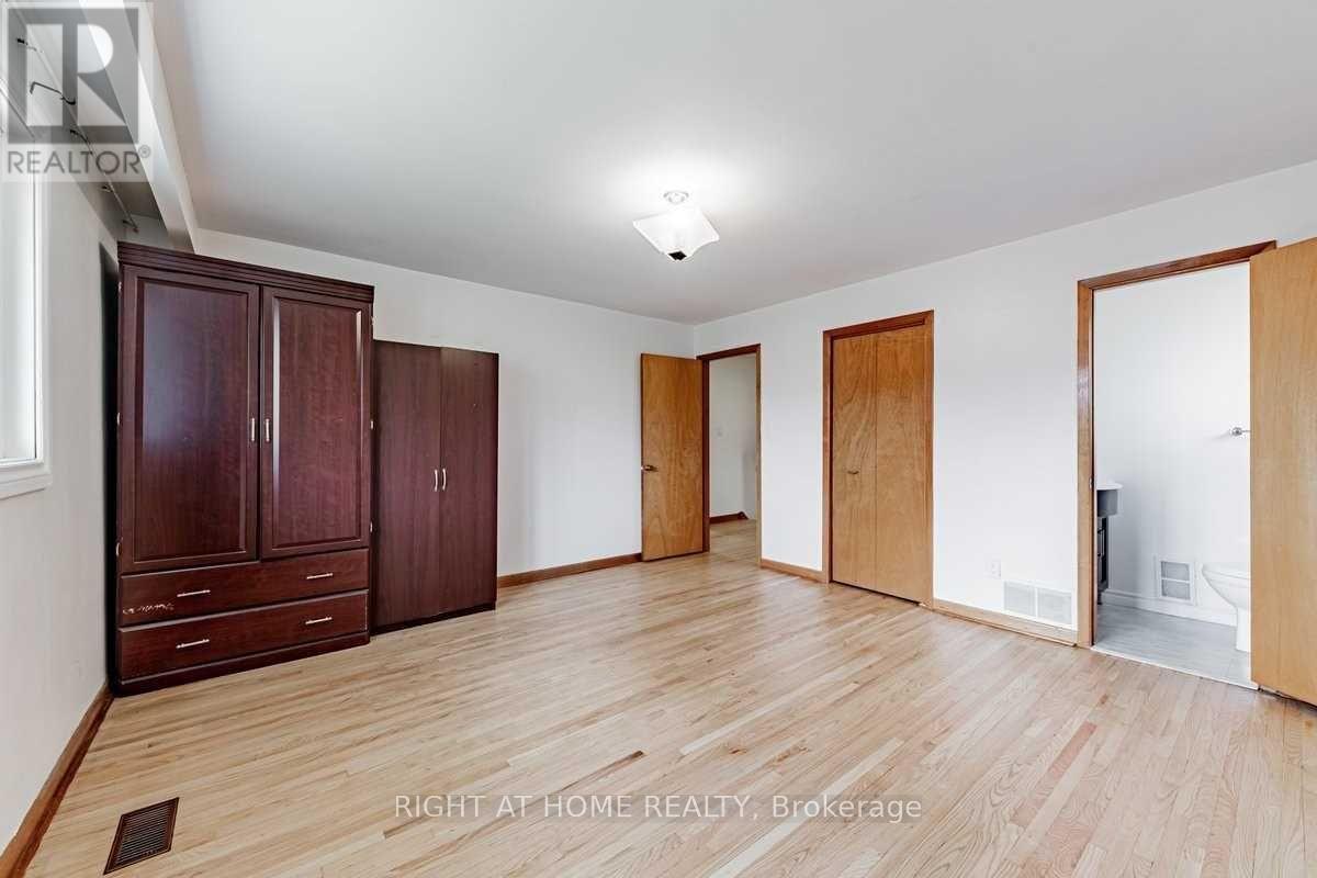 9 Chalet (Upper) Road, Toronto, Ontario  M2J 3V4 - Photo 10 - C13440460