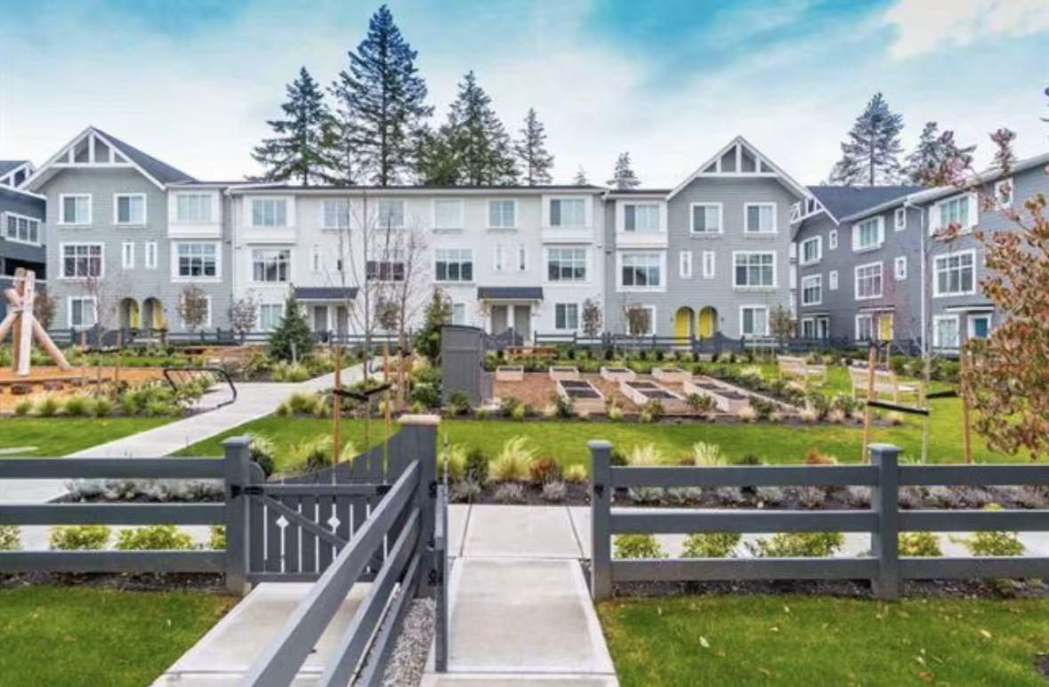 61 16678 25 AVE, surrey, British Columbia