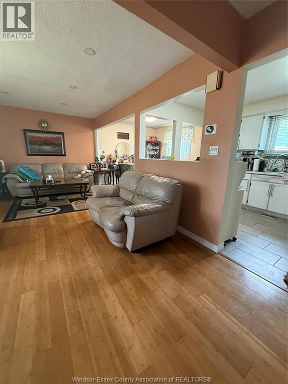 5835 Rose Street, Windsor, Ontario  N8T 3E6 - Photo 6 - 26015477