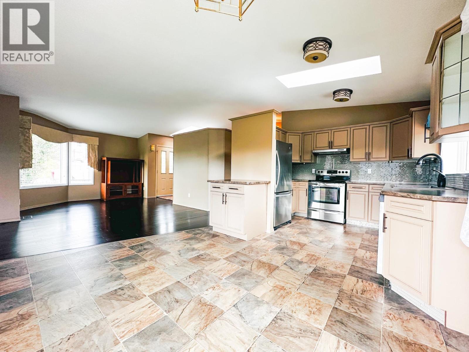 308 3rd Avenue, Burns Lake, British Columbia  V0J 1E0 - Photo 10 - R3140812