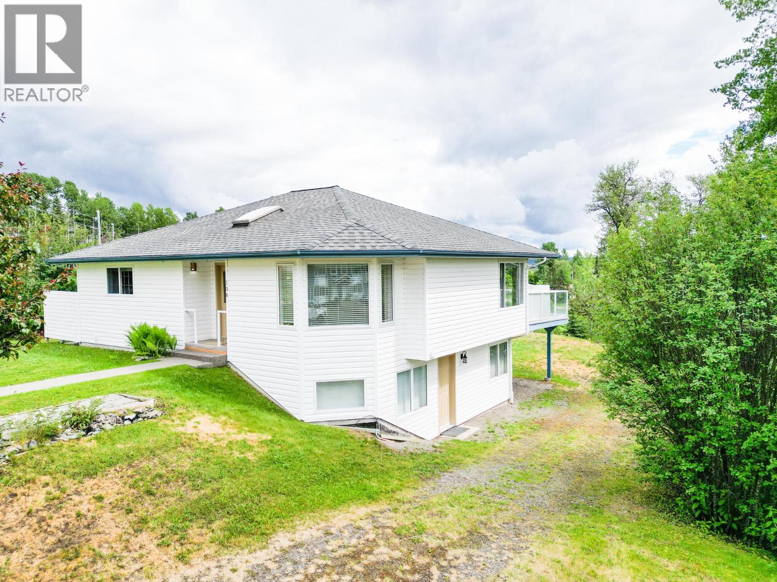 308 3rd Avenue, Burns Lake, British Columbia  V0J 1E0 - Photo 1 - R3140812
