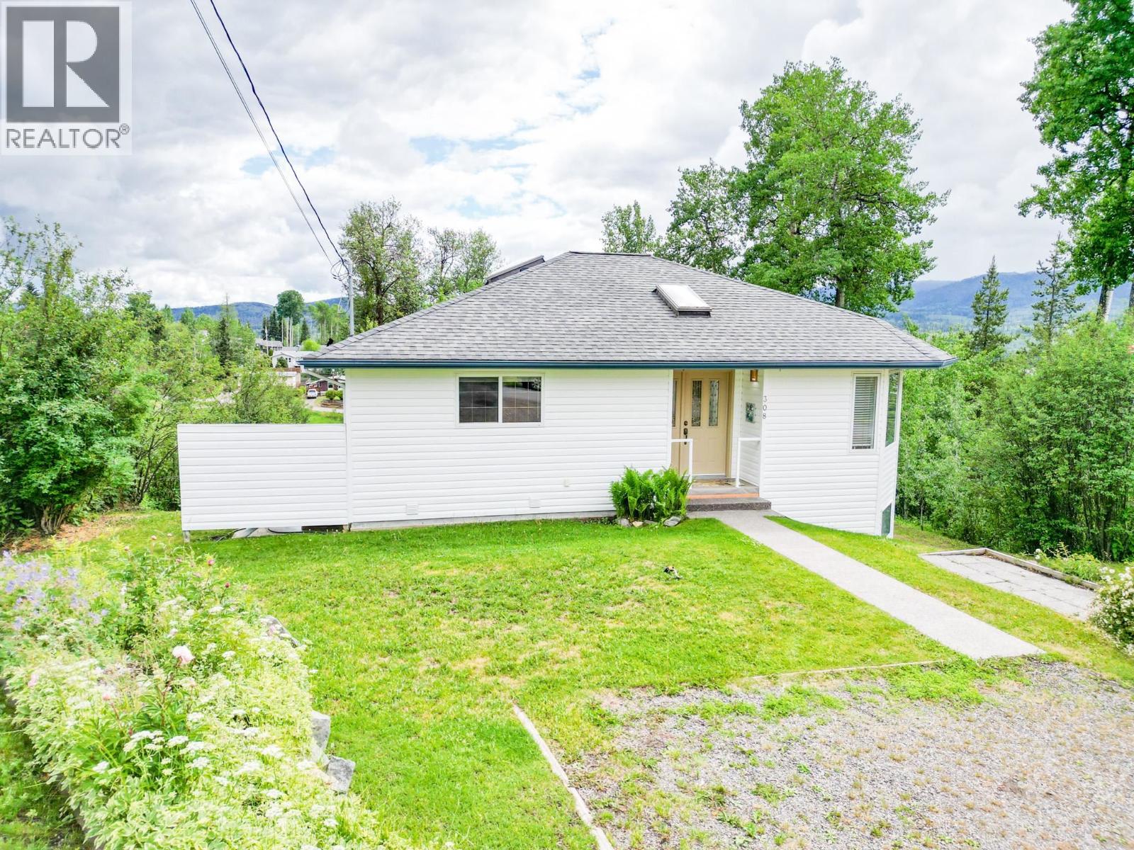 308 3rd Avenue, Burns Lake, British Columbia  V0J 1E0 - Photo 33 - R3140812