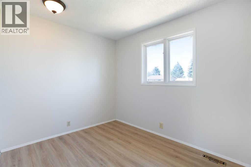 2330 Woodview Drive SW, Calgary, Alberta  T2W 4X6 - Photo 16 - A2324886