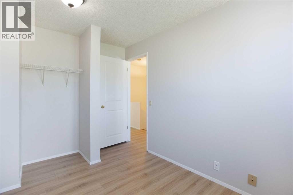 2330 Woodview Drive SW, Calgary, Alberta  T2W 4X6 - Photo 15 - A2324886