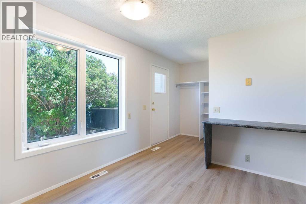 2330 Woodview Drive SW, Calgary, Alberta  T2W 4X6 - Photo 10 - A2324886