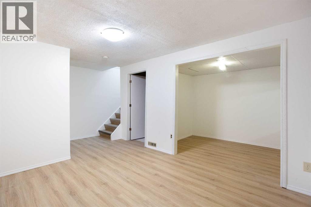 2330 Woodview Drive SW, Calgary, Alberta  T2W 4X6 - Photo 20 - A2324886