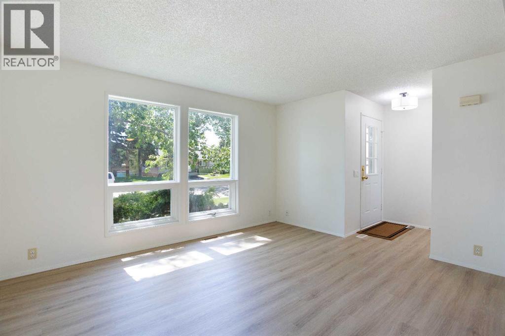 2330 Woodview Drive SW, Calgary, Alberta  T2W 4X6 - Photo 5 - A2324886
