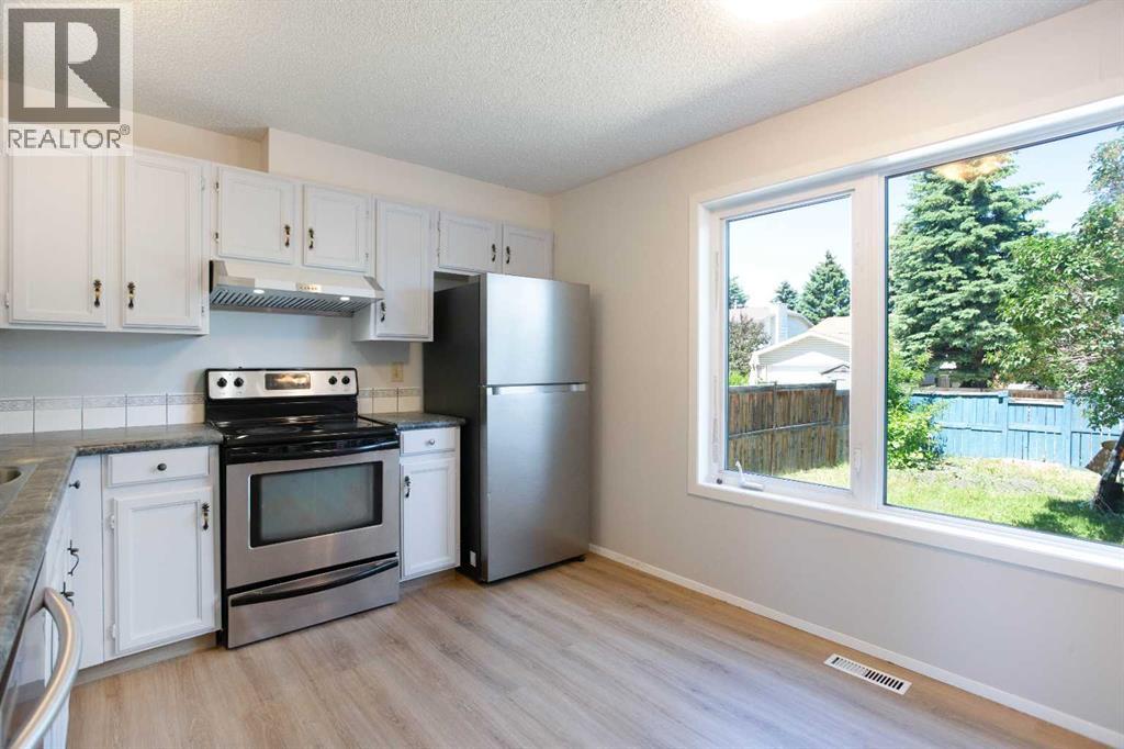 2330 Woodview Drive SW, Calgary, Alberta  T2W 4X6 - Photo 6 - A2324886