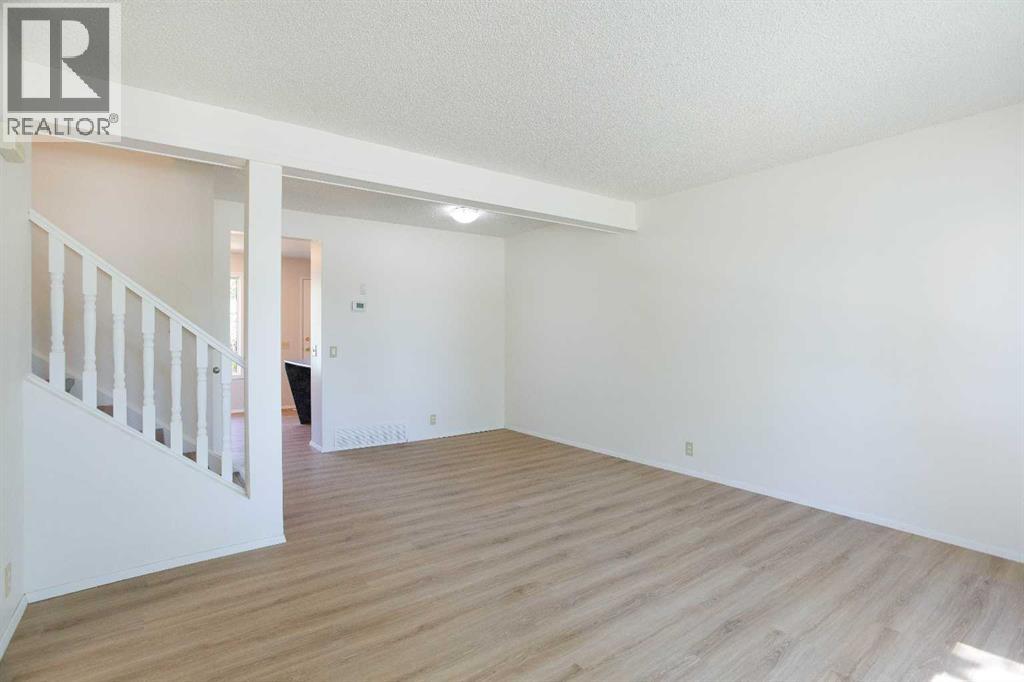 2330 Woodview Drive SW, Calgary, Alberta  T2W 4X6 - Photo 3 - A2324886