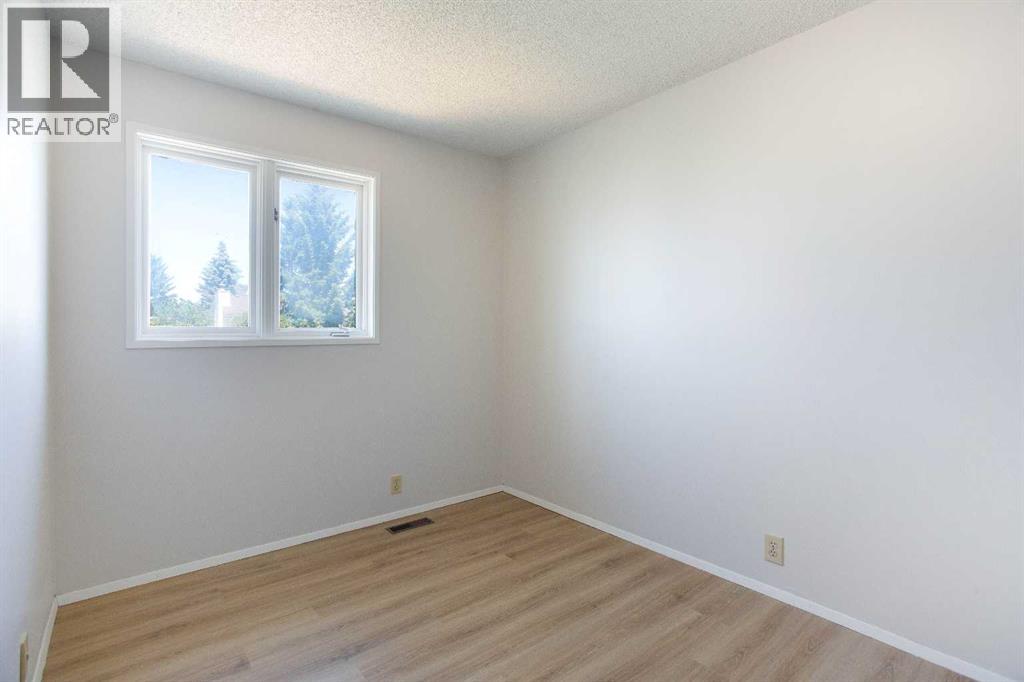 2330 Woodview Drive SW, Calgary, Alberta  T2W 4X6 - Photo 14 - A2324886