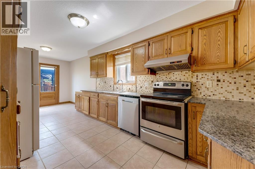 213 Grey Fox Drive, Kitchener, Ontario  N2E 3N7 - Photo 10 - 40838375