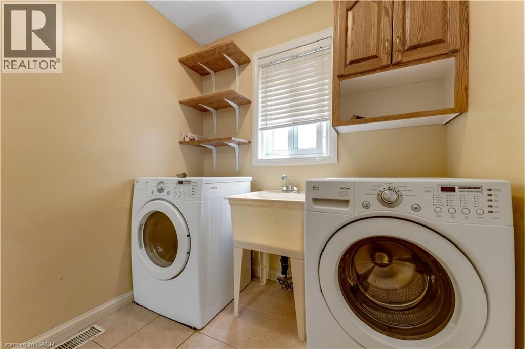 213 Grey Fox Drive, Kitchener, Ontario  N2E 3N7 - Photo 35 - 40838375