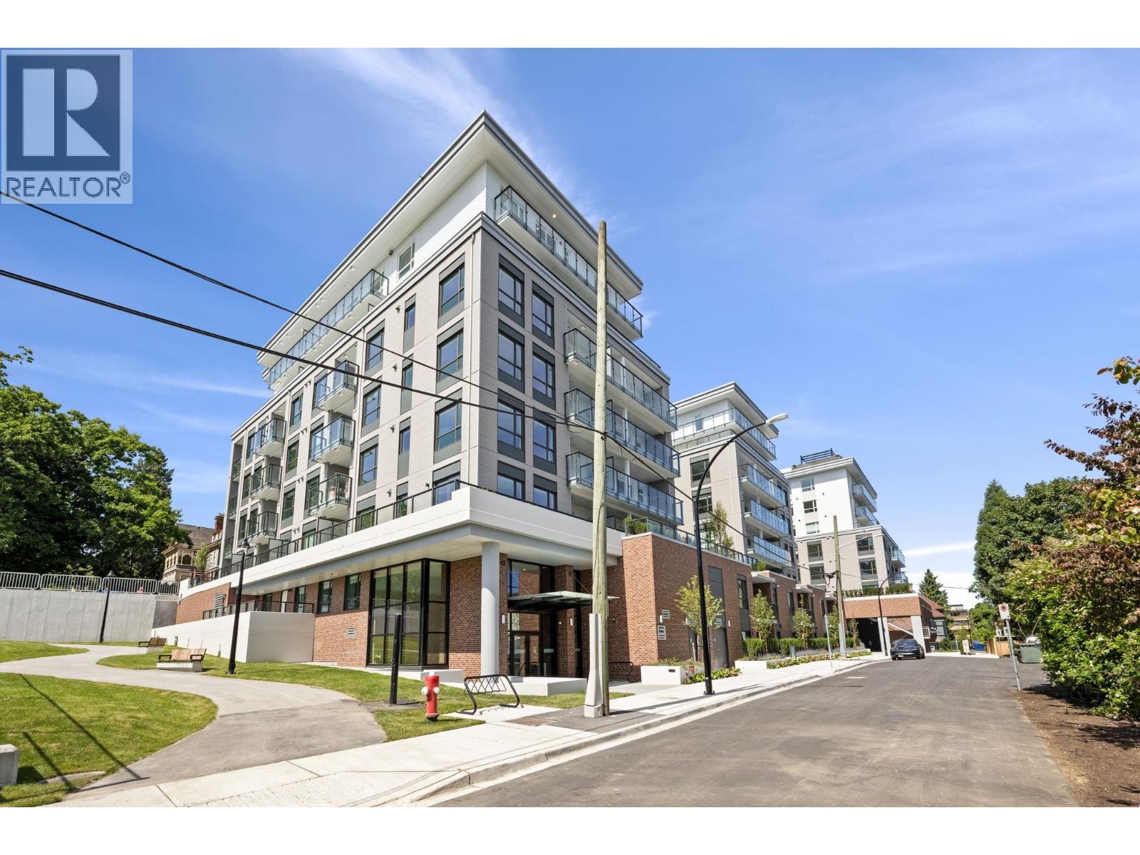 203 82 1st Street, New Westminster, British Columbia  V3L 0L8 - Photo 2 - R3137346