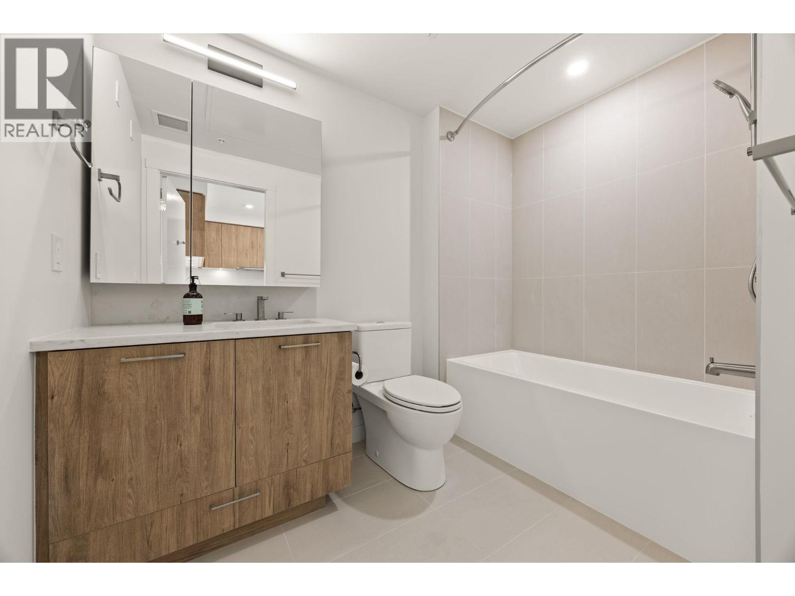 203 82 1st Street, New Westminster, British Columbia  V3L 0L8 - Photo 13 - R3137346