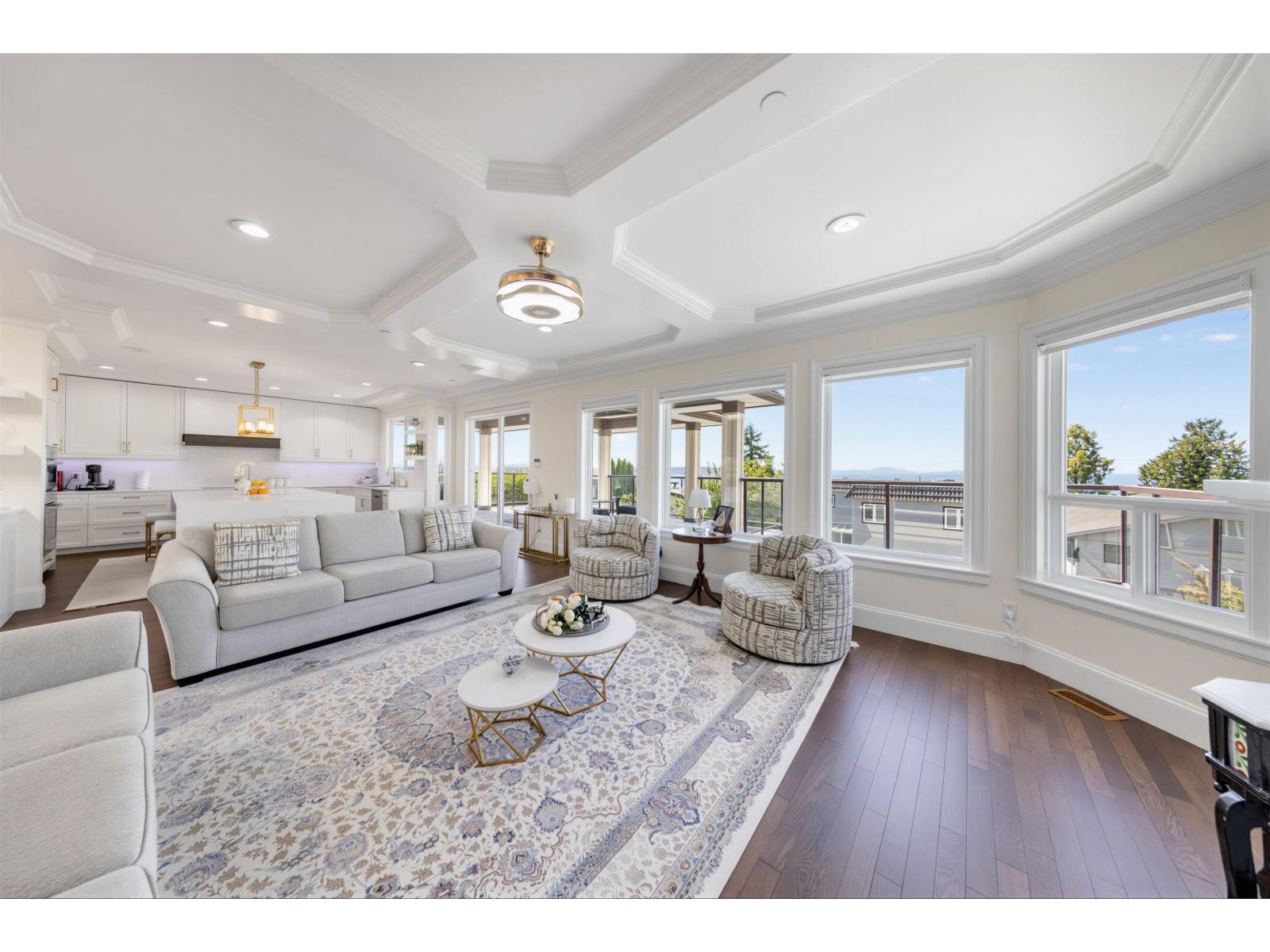 15354 Royal Avenue, White Rock, British Columbia  V4B 1M8 - Photo 4 - R3141039