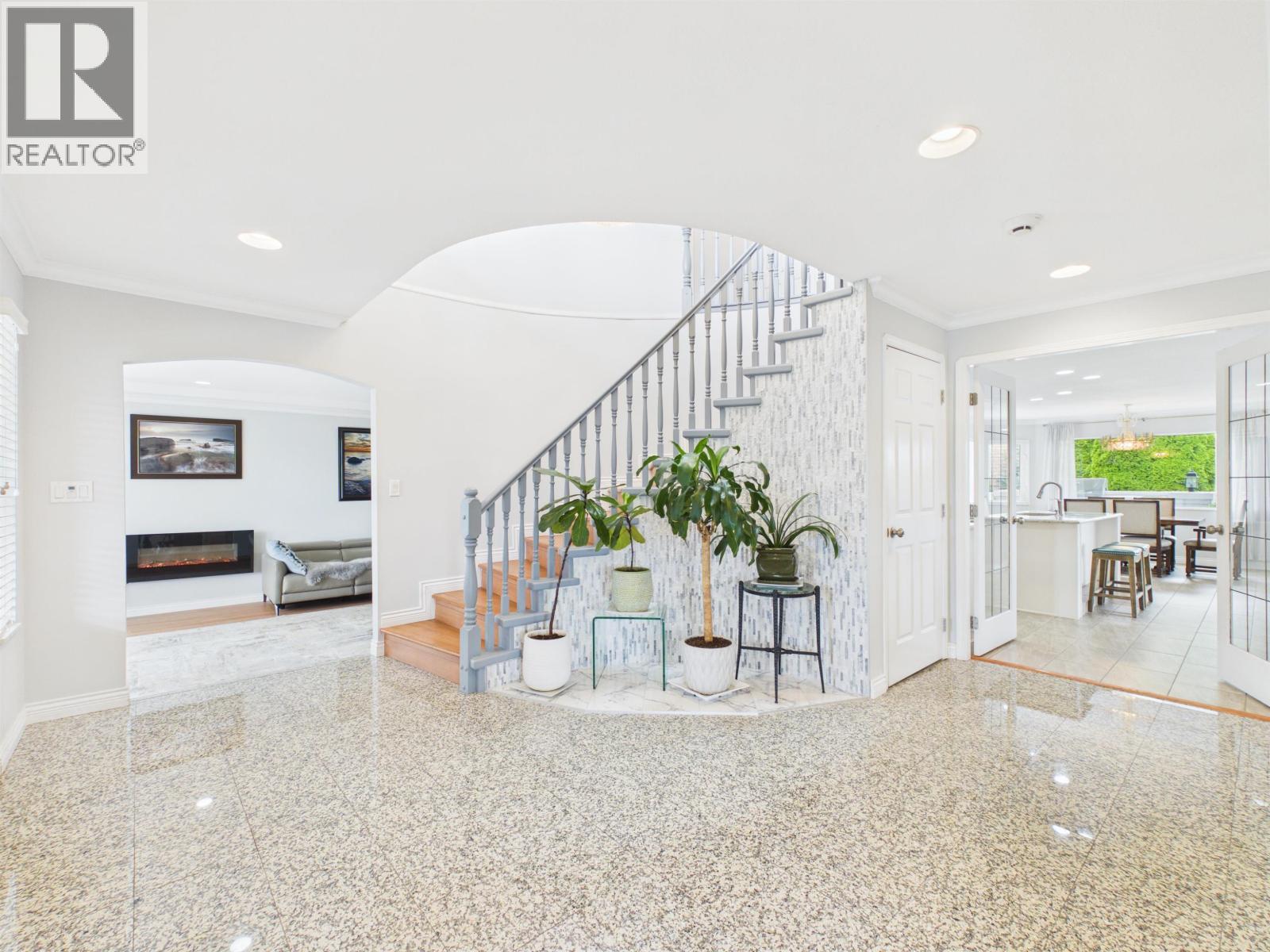 7995 Berkley Street, Burnaby, British Columbia  V5E 4G5 - Photo 4 - R3141149