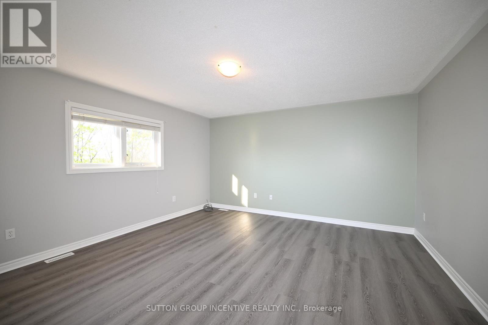 28 Silvercreek Crescent, Barrie (Ardagh), Ontario  L4N 1S7 - Photo 18 - S13503274