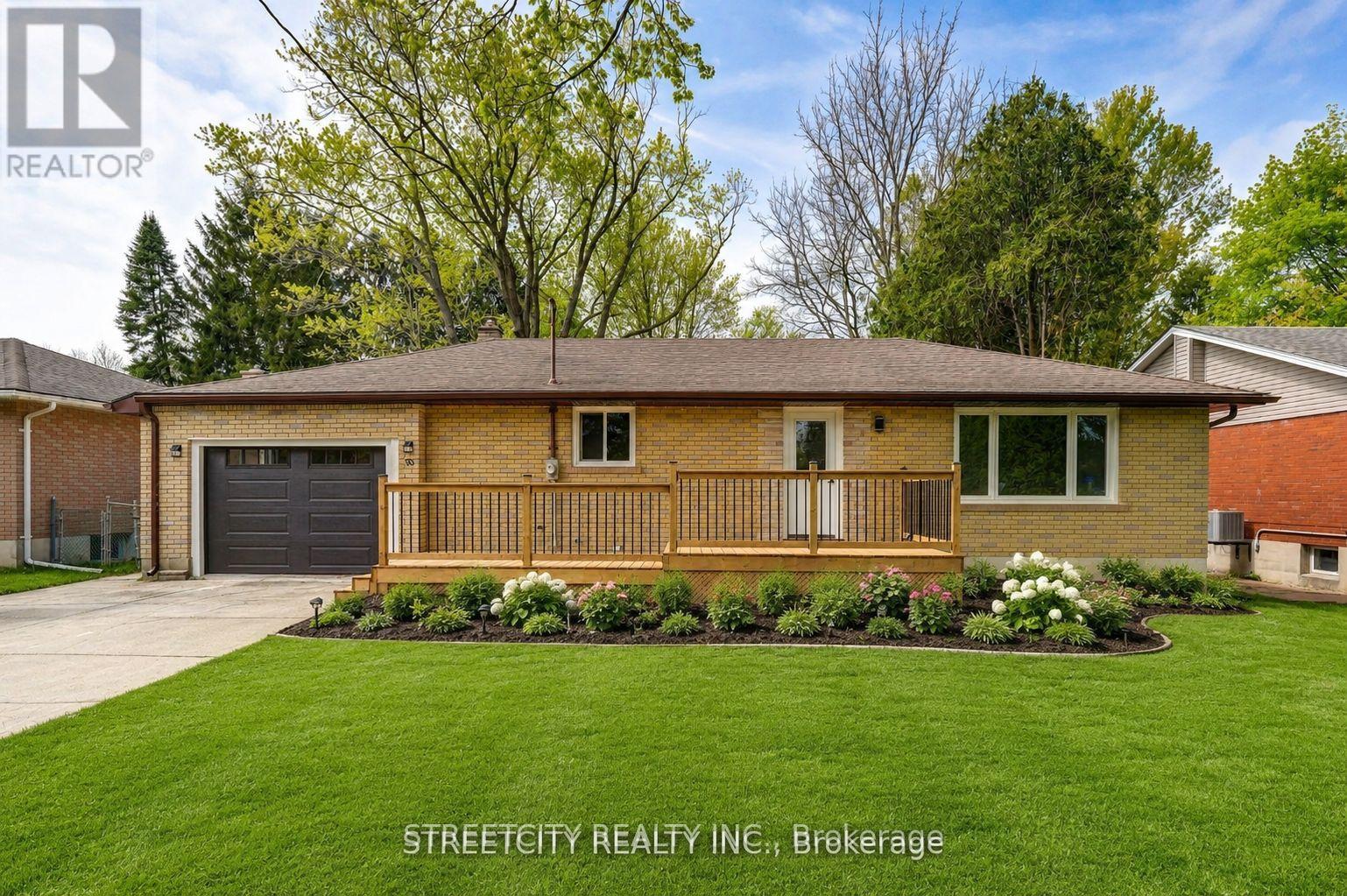 10 VINEDEN DRIVE, Central Elgin, Ontario