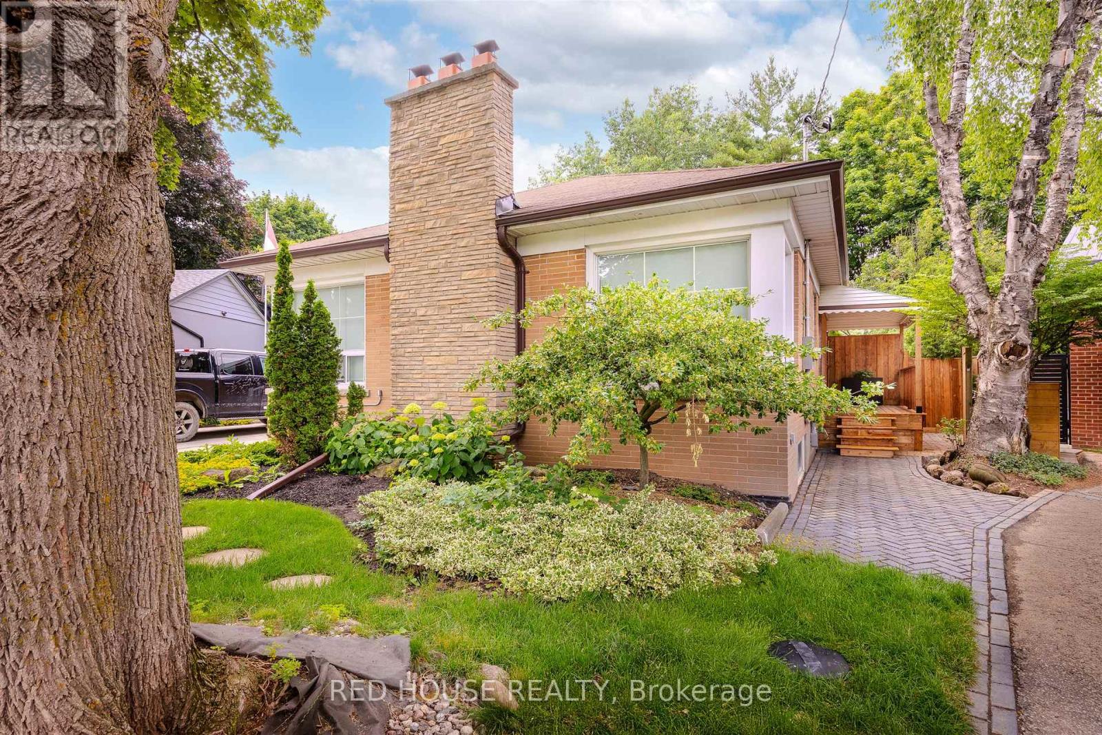 BASEMENT - 70 BEAVERBROOK AVENUE, Toronto (Princess-Rosethorn)