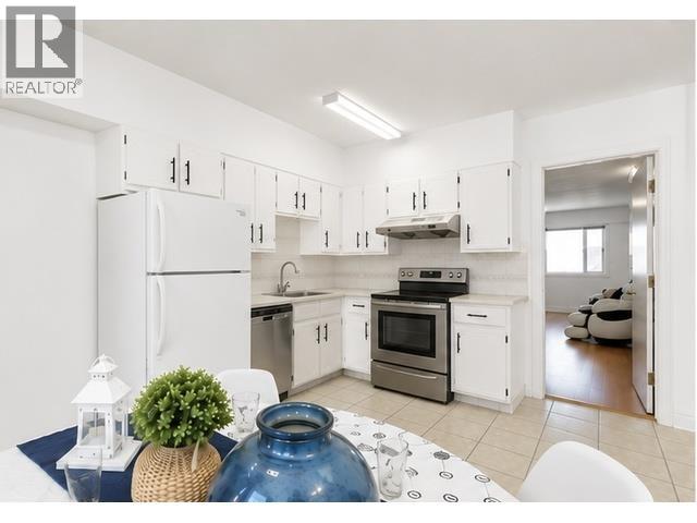 Ground Level 7222 Pandora Street, Burnaby, British Columbia  V5A 1B9 - Photo 4 - R3113700
