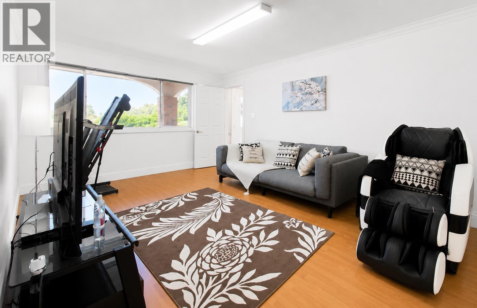 Ground Level 7222 Pandora Street, Burnaby, British Columbia  V5A 1B9 - Photo 8 - R3113700