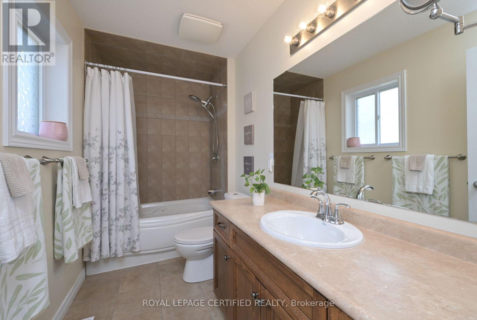 102 Oakes Crescent, Guelph, Ontario  N1E 0J5 - Photo 14 - X12992398