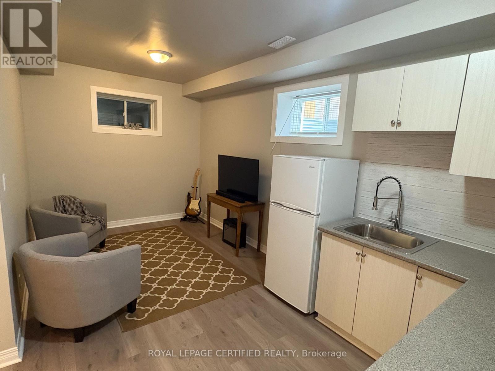 102 Oakes Crescent, Guelph, Ontario  N1E 0J5 - Photo 21 - X12992398