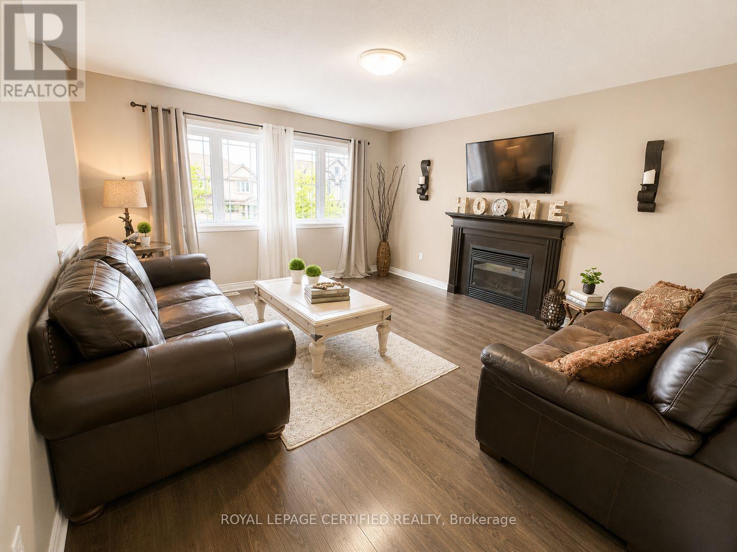 102 Oakes Crescent, Guelph, Ontario  N1E 0J5 - Photo 5 - X12992398