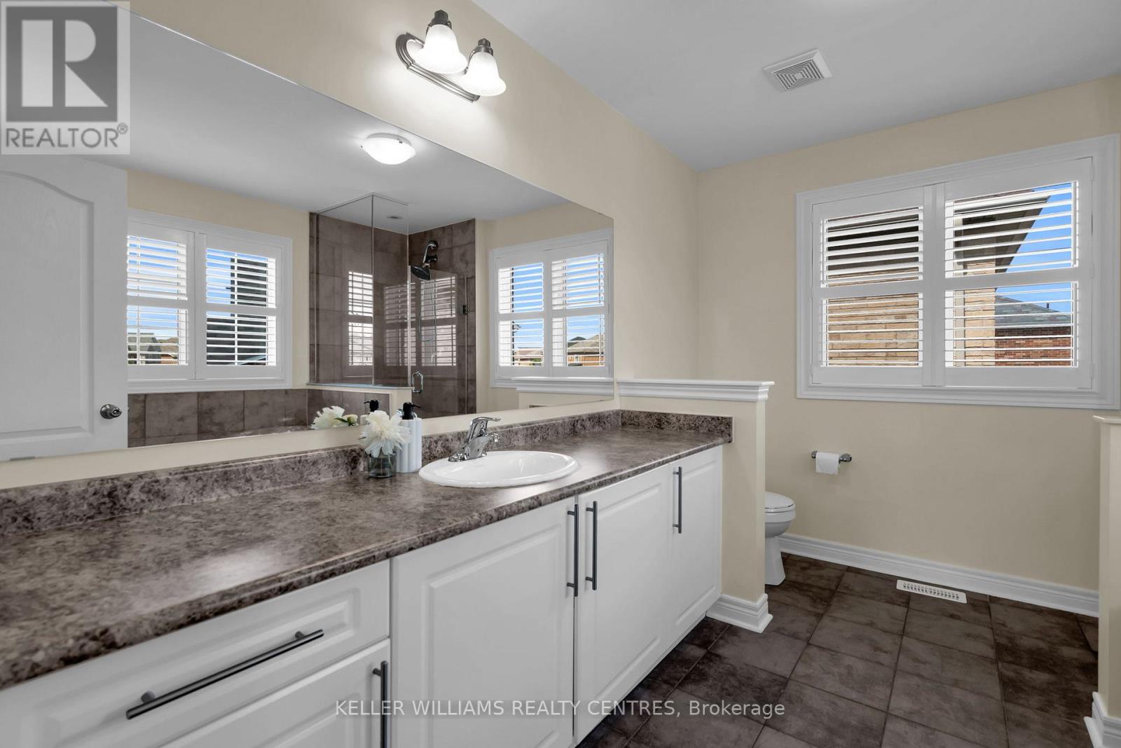 2 Jewelwing Court, Bradford West Gwillimbury, Ontario  L4L 2K1 - Photo 15 - N13492030