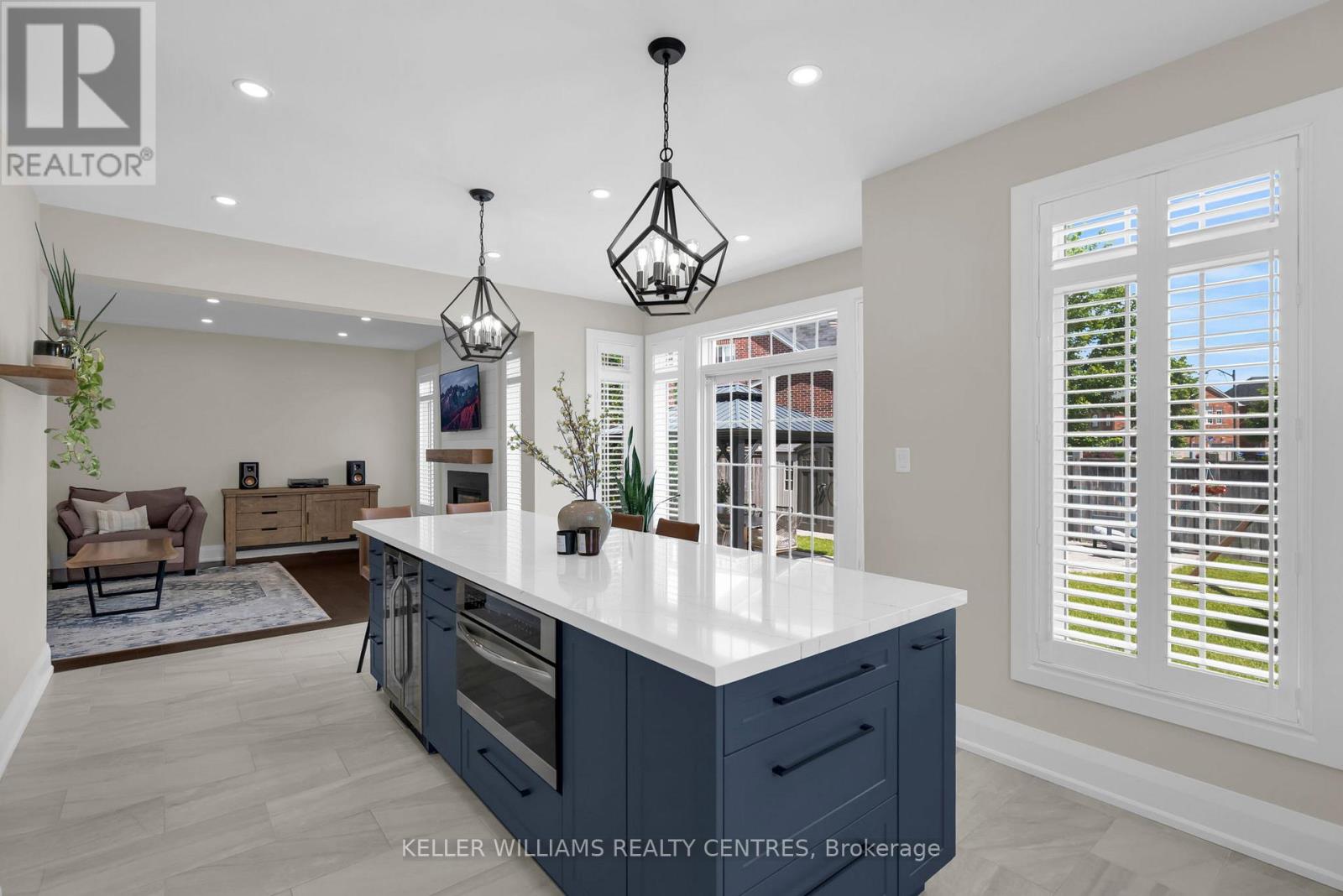 2 Jewelwing Court, Bradford West Gwillimbury, Ontario  L4L 2K1 - Photo 4 - N13492030