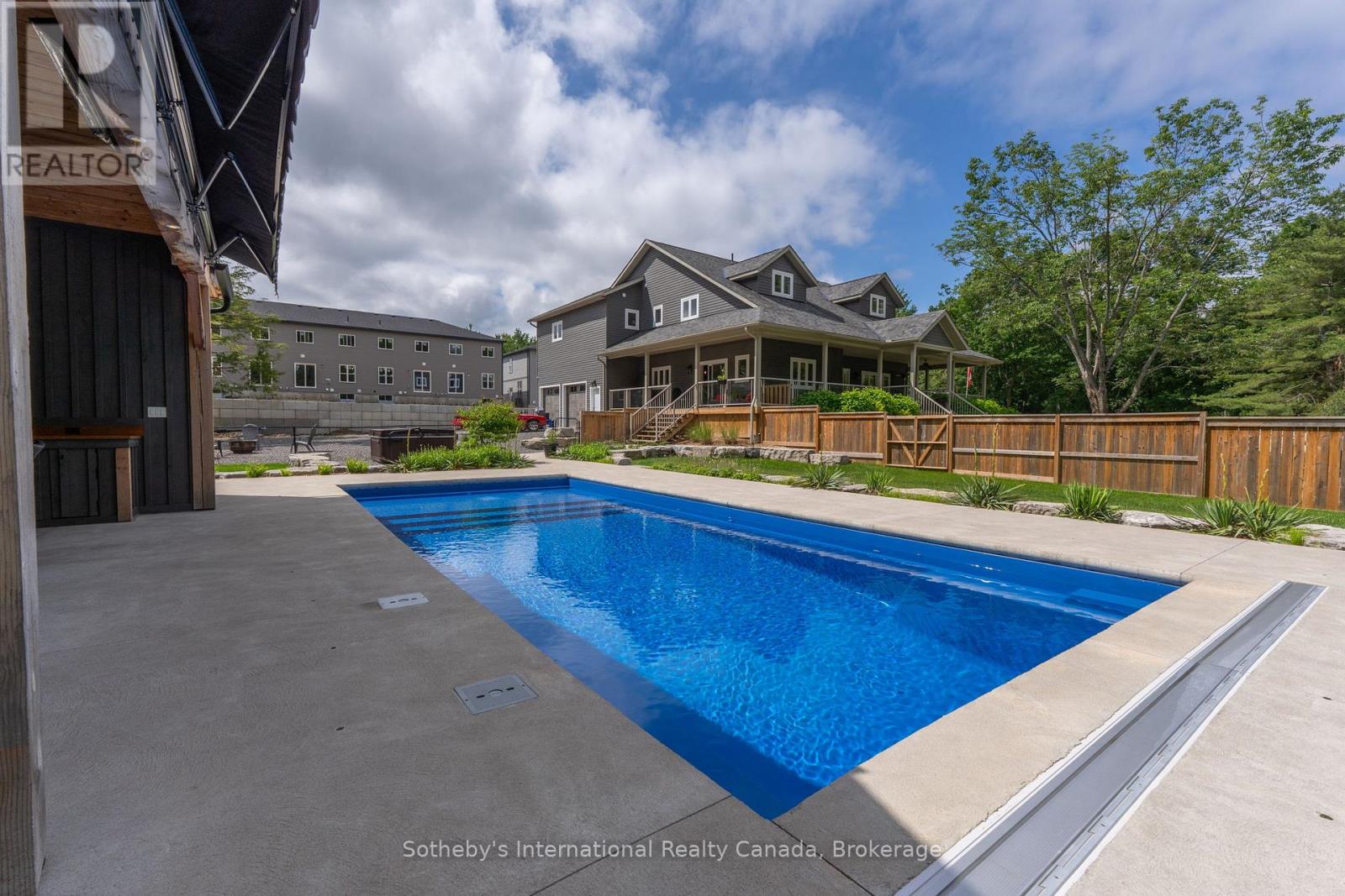 145 Blanchard Street E, Gravenhurst (Muskoka (S)), Ontario  P1P 1B1 - Photo 2 - X13503298