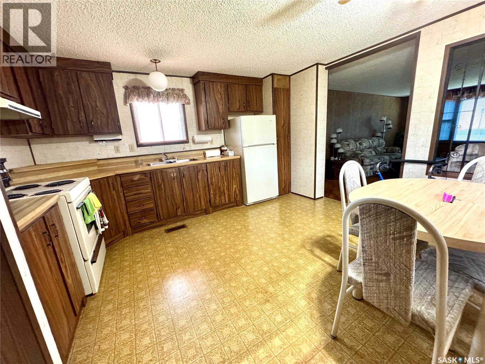 215 Birk Street, Turtleford, Saskatchewan  S0M 2Y0 - Photo 5 - SK040956