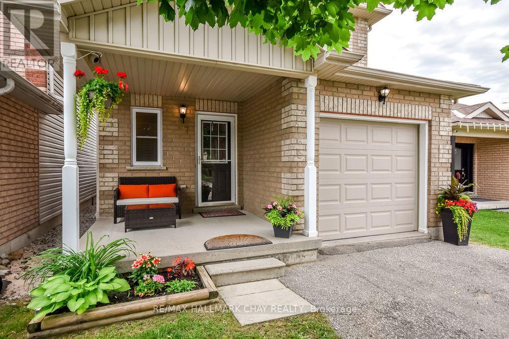 37 Julia Crescent, Orillia, Ontario  L3V 7Y9 - Photo 2 - S13503282