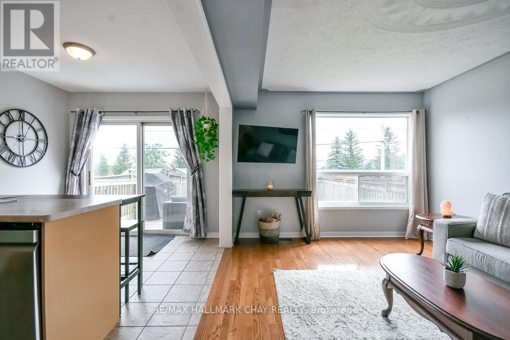 37 Julia Crescent, Orillia, Ontario  L3V 7Y9 - Photo 8 - S13503282