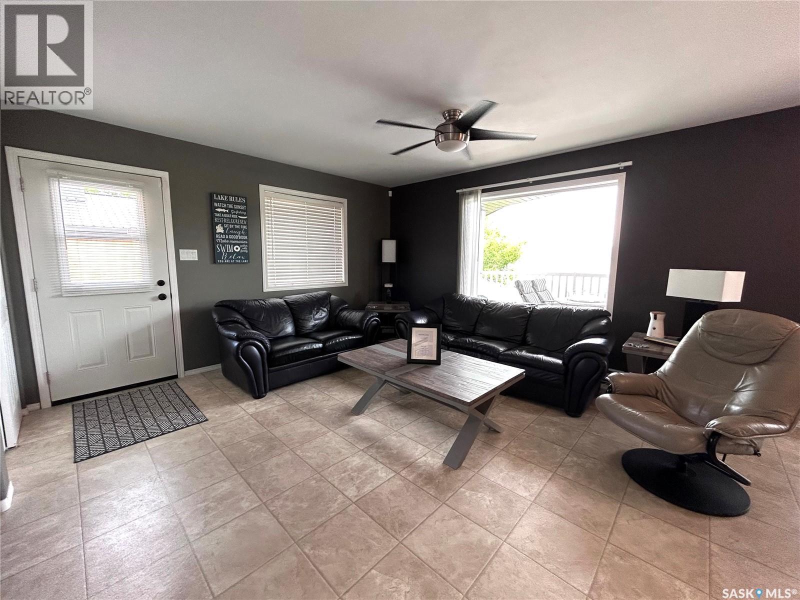 11 Lakewood Road, Round Lake, Saskatchewan  S0A 3Y0 - Photo 3 - SK041054