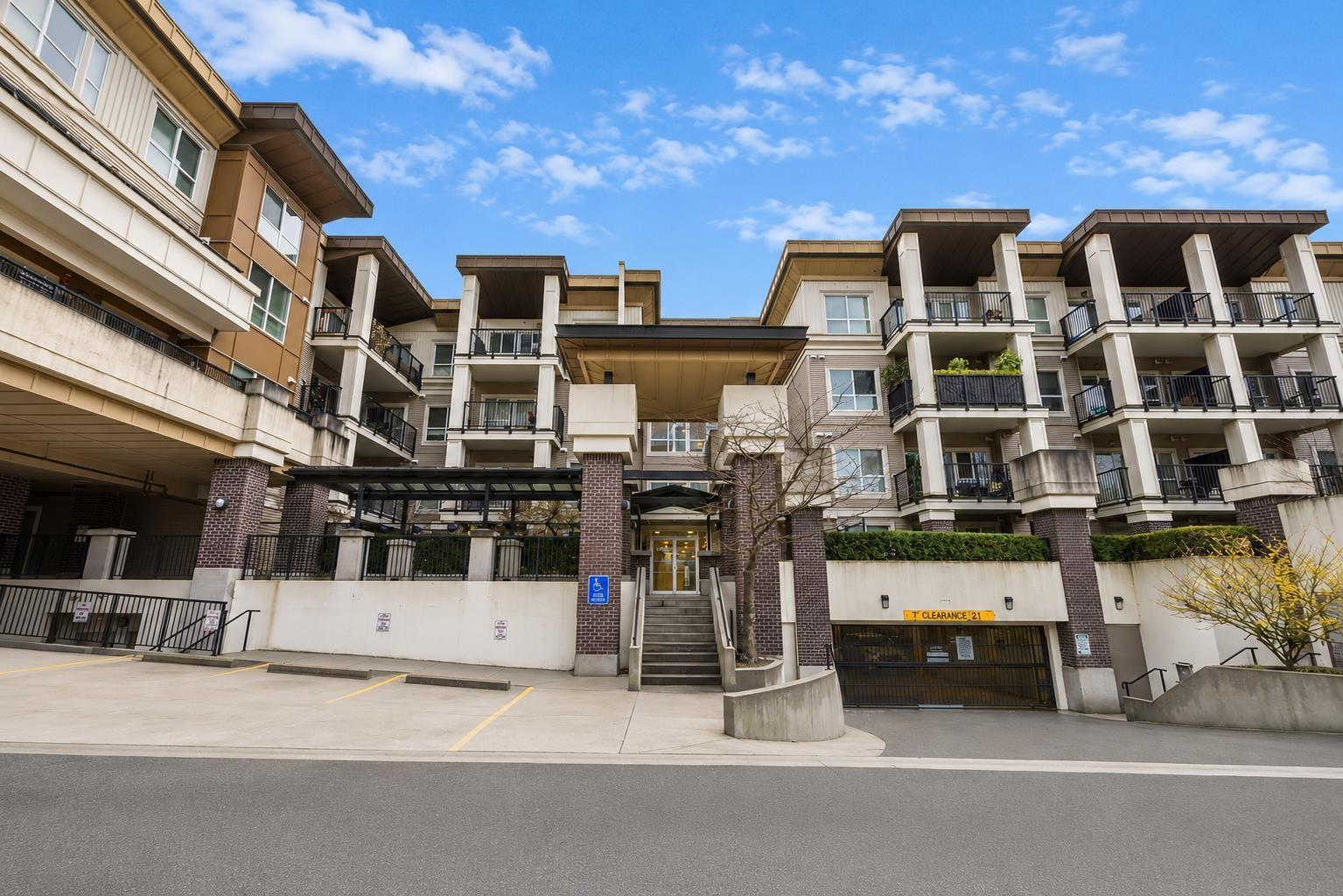 114 9655 KING GEORGE BOULEVARD, Surrey, British Columbia