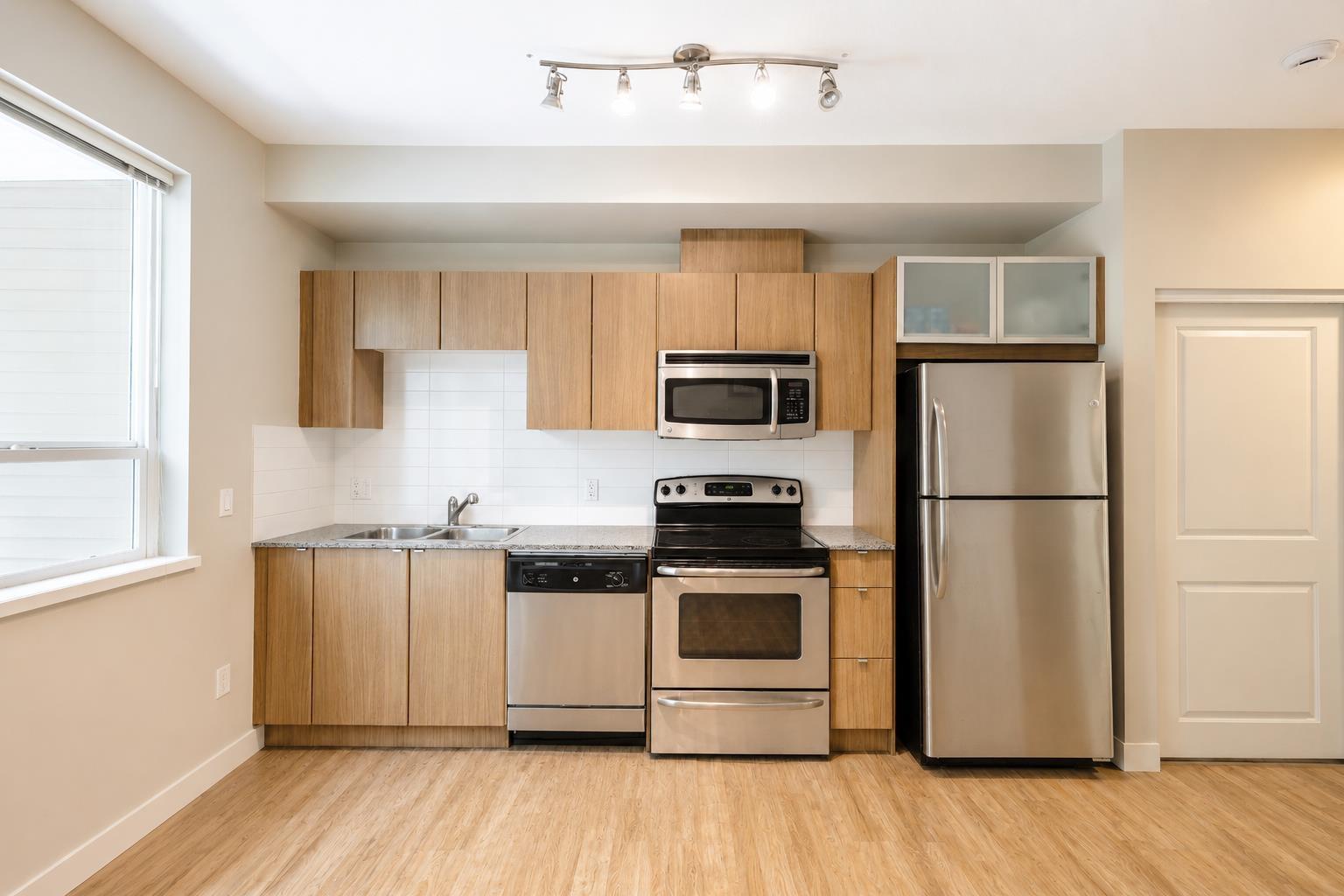 114 9655 King George Boulevard, Surrey, British Columbia  V3T 0C7 - Photo 3 - R3141121